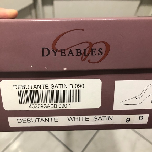 Dyeables debutante satin white pumps high heels size 9B NEW WITH DEFECTS - Picture 8 of 8